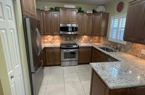 Bonita Springs House | Modern 2-Bed Pool-View Condo in Gated Spanish Wells — 3.5 Miles to Bonita Beach!