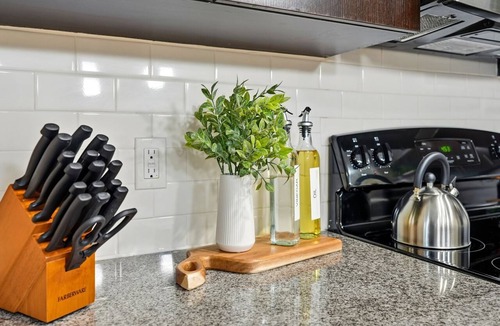Courier City - Oscawana Apartment | Modern 2BR/2BA Tampa Retreat: Productivity Meets Comfort