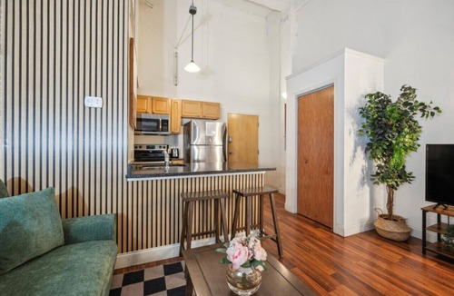Newbold Condo | Modern 2BR/2BA with Fast Wifi, Gym, Garden, Target