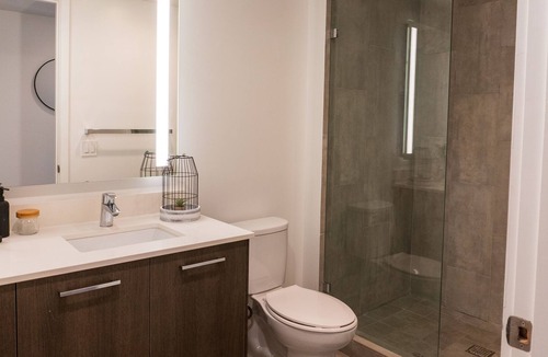 Overtown Condo | Modern 2BR Condo, Heart of Downtown Miami, and Infinity Pool with City Skyline