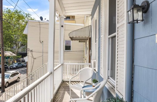 Constable Hook Apartment | Modern 2BR Sleeps 5 Light Rail to NYC