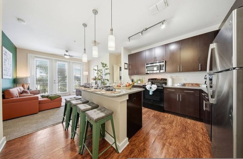 Courier City - Oscawana Apartment | Modern 2BR w/Pool + Pet-Friendly | Unit #16