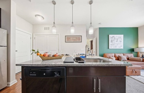 Courier City - Oscawana Apartment | Modern 2BR w/Pool + Pet-Friendly | Unit #16