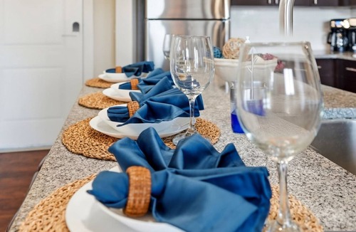 Courier City - Oscawana Apartment | Modern 2BR w/Pool + Pet-Friendly | Unit #19