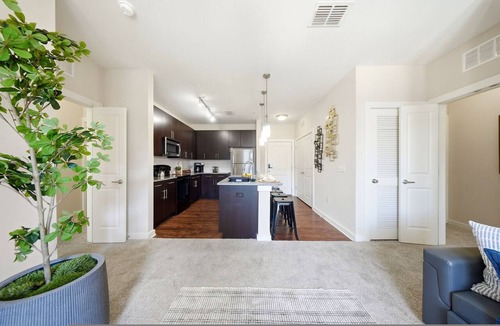 Courier City - Oscawana Apartment | Modern 2BR w/Pool + Pet-Friendly | Unit #18