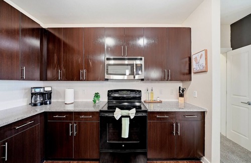 Courier City - Oscawana Apartment | Modern 2BR w/Pool + Pet-Friendly | Unit #22