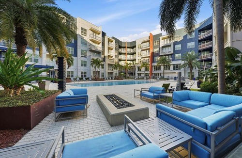 Courier City - Oscawana Apartment | Modern 2BR w Pool Pet-Friendly Unit #21