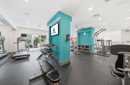 Courier City - Oscawana Apartment | Modern 2BR w Pool Pet-Friendly Unit #23