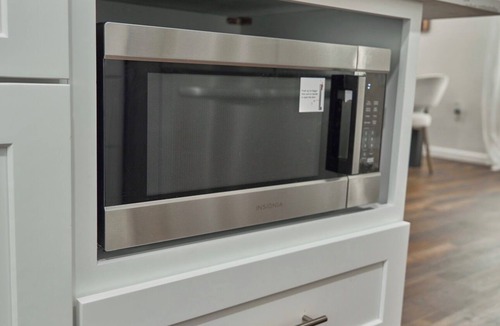 Irvington House | Modern 3BR/2BA Retreat Near NYC, Free Parking & WiFi