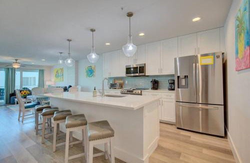 Madeira Beach Apartment | Modern 3BR 3BA Condo Heated Pool & Walk to Madeira Beach