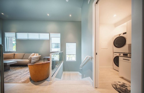 Gillespie Park House | Modern 3BR Home Luxury finishes