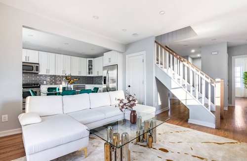 Southeast Yonkers House | Modern 3BR Home Private Balcony Free Parking Easy NYC Access