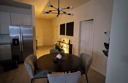 Westminister House | Modern 3BR Retreat, Family Friendly, Near Fort Myers