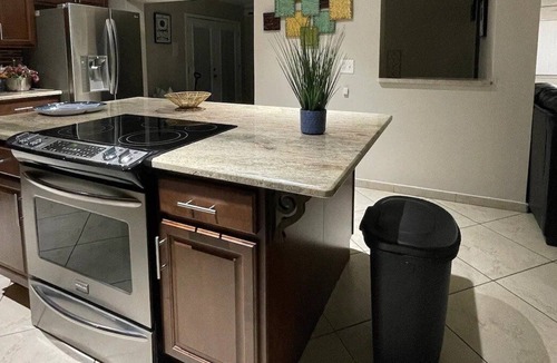Shore Acres Villa | Modern 5 bedroom, 2 baths Venetian villa with pool