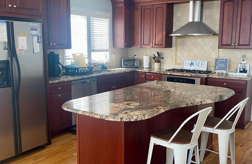 Sea Isle City House | Modern 5BR Heart of SIC — 2 Min walk to Beach, Ocean Views & Dog Friendly