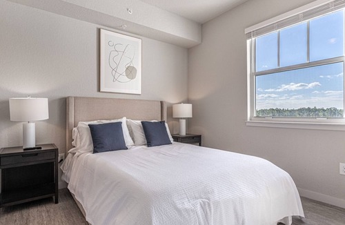 Biggar Apartment | Modern Apartment in Prime Location (ID8094X36)