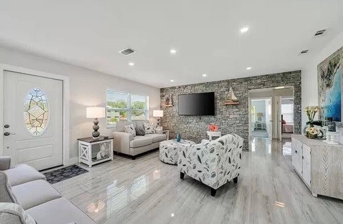 Riviera Bay House | Modern Coastal Home