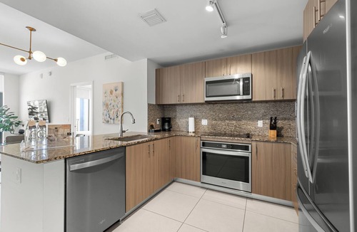 Doral Condo | Modern Comfort: Doral 2BR Haven