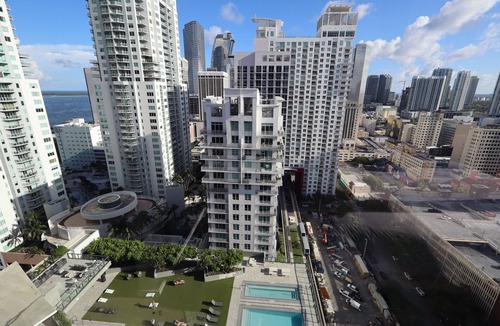Downtown Miami Apartment | Modern Condo in Prime Spot