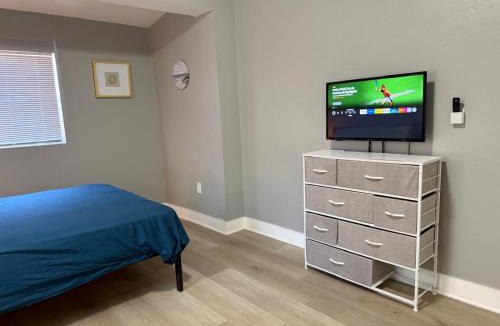 Little Haiti House | Modern cozy home with private patio - Sleeps 6