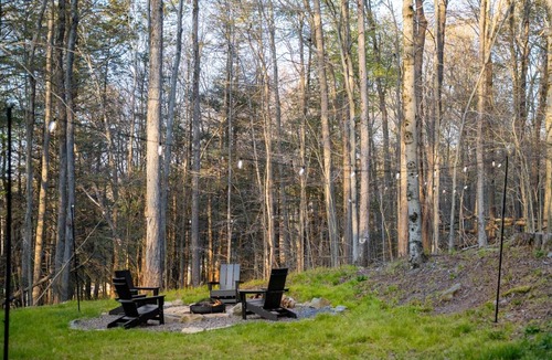 Gouldsboro House | Modern Designed Cabin with Secluded Backyard Firepit Grill Nintendo Switch2