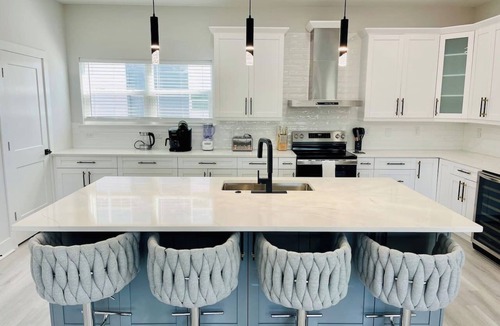 Tampa House | Modern Downtown Townhouse, Sleep 8, Games, Garage