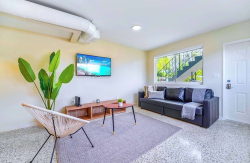 Northeast Miami House | Modern Extended Stay Near Miami Beach