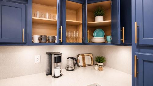 Lodi Apartment | Modern Family Retreat Minutes from MetLife & NYC