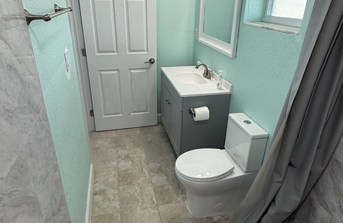 Riverview House | Modern Farmhouse Quiet & Spacious located in Safe neighborhood-RV parking space