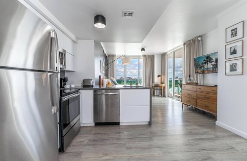 Coconut Grove Apartment | Modern Grove Studio | Parking & Washer/Dryer Included