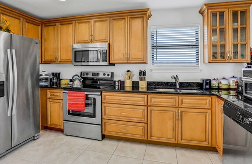 Dolphin's Cove Apartment | Modern home with washer/dryer & central AC - near beach, shopping & dining