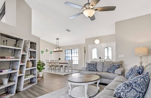Spring Hill House | Modern home with enclosed private pool on 7th tee of Oak Hills Golf Club