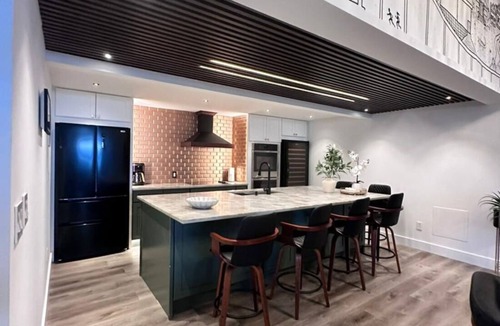 Parker Street Apartment | Modern Loft in Downtown Lakeland