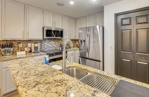 Veranda Palms House | Modern Resort Getaway 9 Mi to Disney Parks!