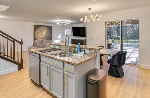 Veranda Palms House | Modern Resort Getaway 9 Mi to Disney Parks!