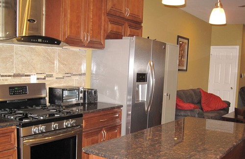 North Philadelphia West House | Modern, SMELLS NEW, CLEAN, Affordable! 4 Smart TV's! All PARTIES are WELCOME