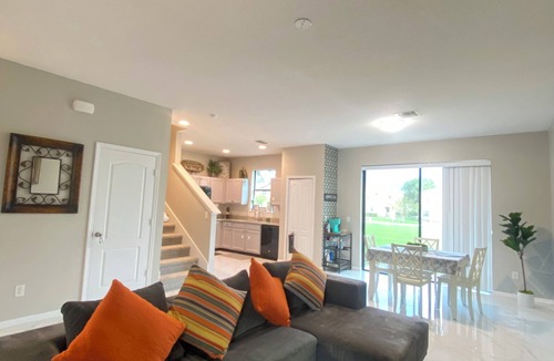Fedhaven House | Modern Stay 2BR Townhouse Near Legoland, Disney/Universal & Bok Tower