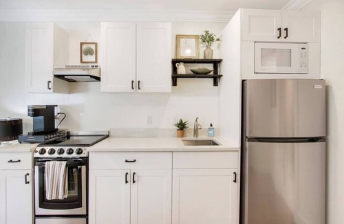 Stuart Apartment | Modern Studio in Downtown Stuart #5