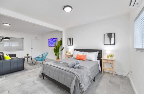 Northeast Miami Apartment | Modern Studio Retreat to Explore Miami