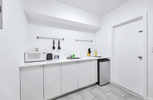 Northeast Miami Apartment | Modern Studio Retreat to Explore Miami