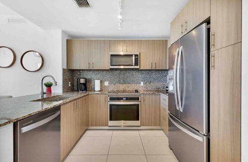 Doral Apartment | Modern & Stylish 2-Bedrooms in Luxury Dt Doral