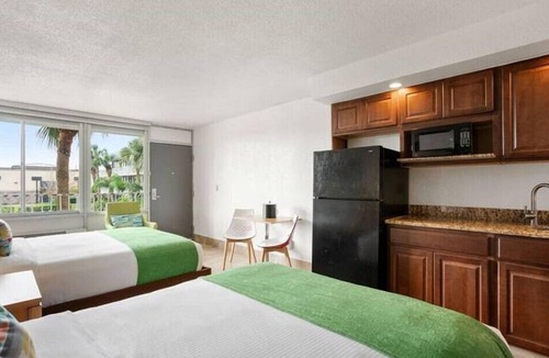 Historic Downtown Kissimmee Hotel | Modern Suite Close to Medieval Times and Capone's Dinner Show