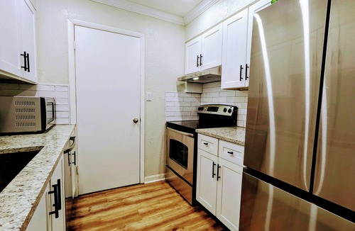 Temple Terrace Condo | Modern Tampa Condo near Busch Gardens, USF, Pool and gym