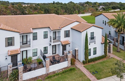 Haines City House | Modern Townhouse, Balmoral Resort Haines City Vacation Rentals