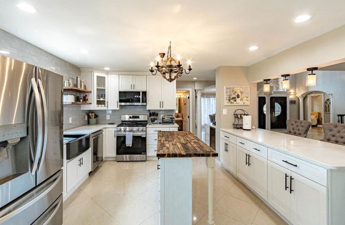 Bushkill Villa | Modern Villa with Sauna, Pool & Panoramic Views in Bushkill, Pennsylvania