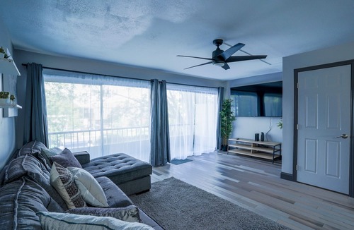 Tampa Condo | Modern Waterview 2BR Condo Mins From Airport