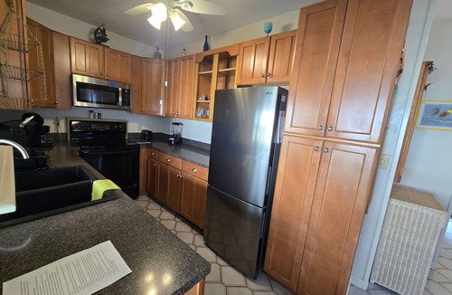 Key West Historic District Apartment | Monthly 1 bedroom apt-C with kitchen, Old Town Key West. Fantasy Fest 26 open