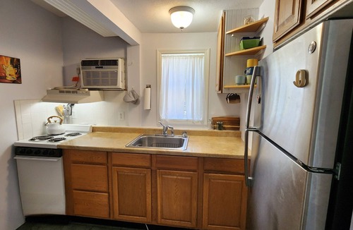 Laurel Cottage | Moon Dreams Cottage 1.7 mi to Nokomis Beach
