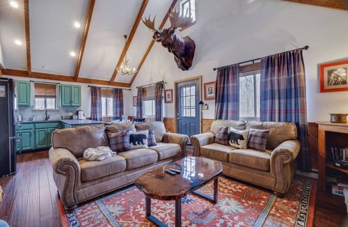 Lake Harmony Estates Cabin | Moose Tracks Cabin · Hot Tub · 5 Min to Slopes