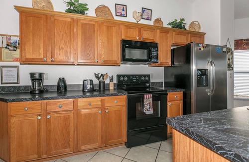 Four Corners House | 'Morning Star Villa Spacious 4 bed with Salt Water Pool & Games Room!